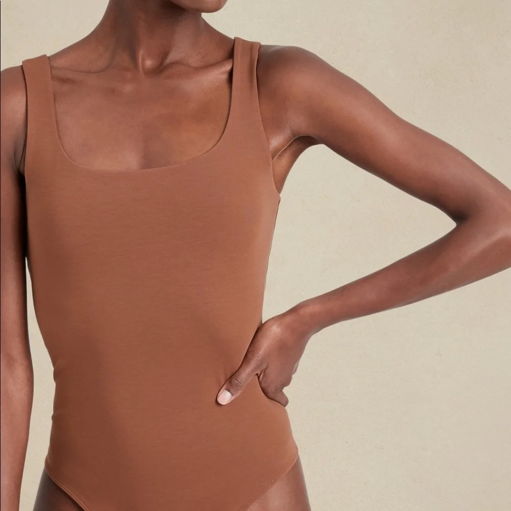 Banana Republic Scoop Neck Thong Bodysuit - Picture 3 of 6